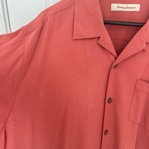 Tommy Bahama Mens 100% Silk Button Down Shirt - Picture 5 of 6